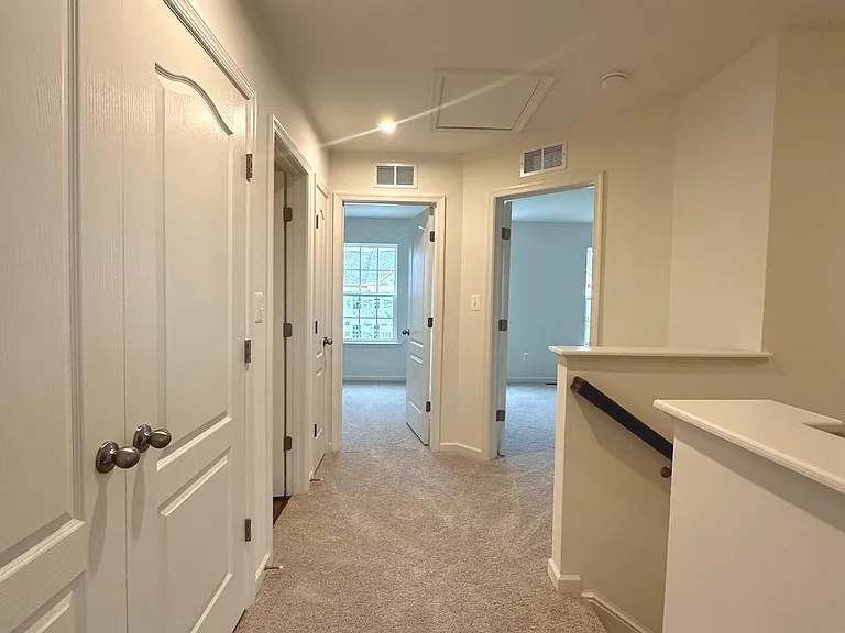 93 Stafford Pl — Photo 20