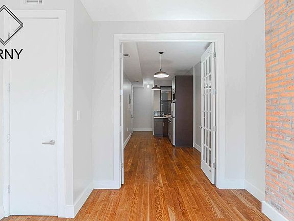 5th image of 1355 Putnam Ave #202