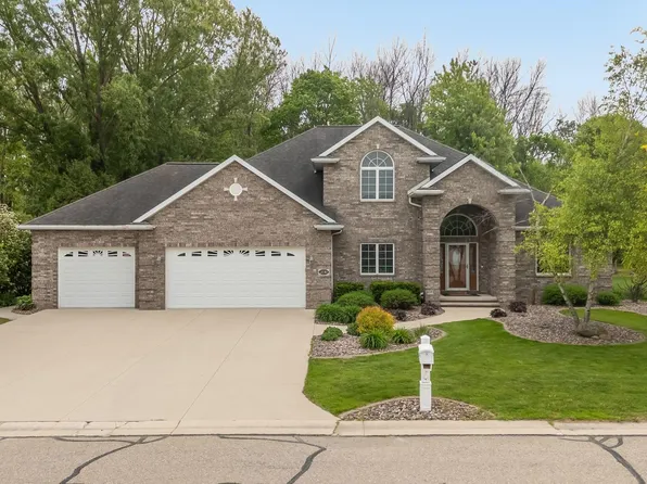 2141 Hidden Creek Rd, Neenah, WI 54956