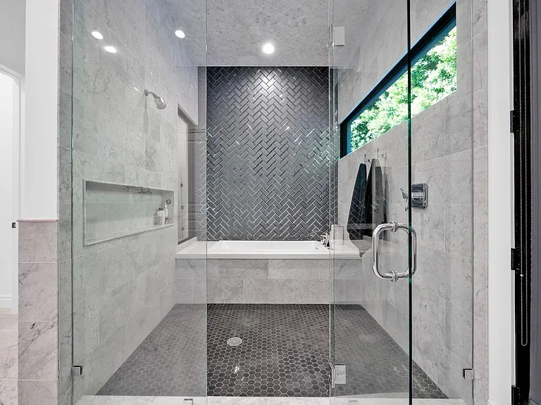 4819 N 68th Pl — Photo 16