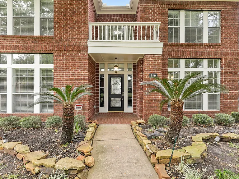 210 Wilkins Xing — Photo 5