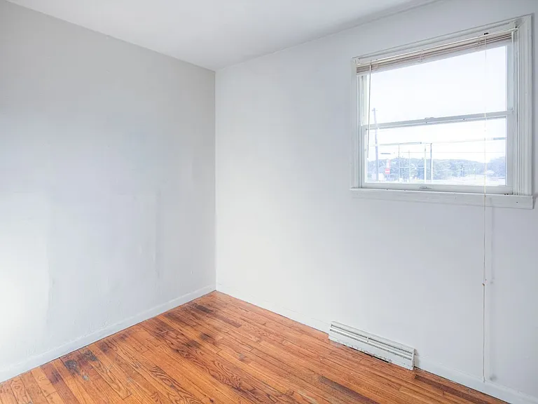 203 Sycamore Rd — Photo 10