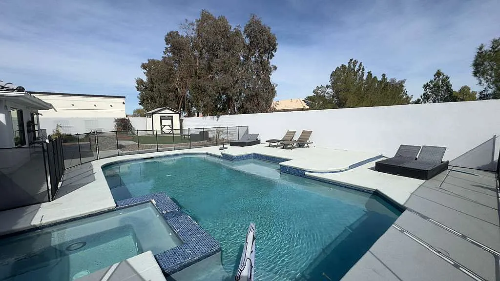 4 bed, 3929 sqft, $18,000 — Photo 2
