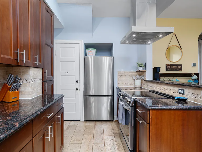 1405 Foxhall Rd NW — Photo 26