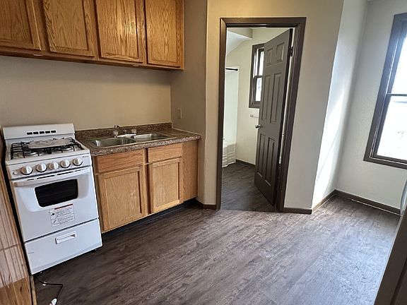 2nd image of 224 Madison St APT 3