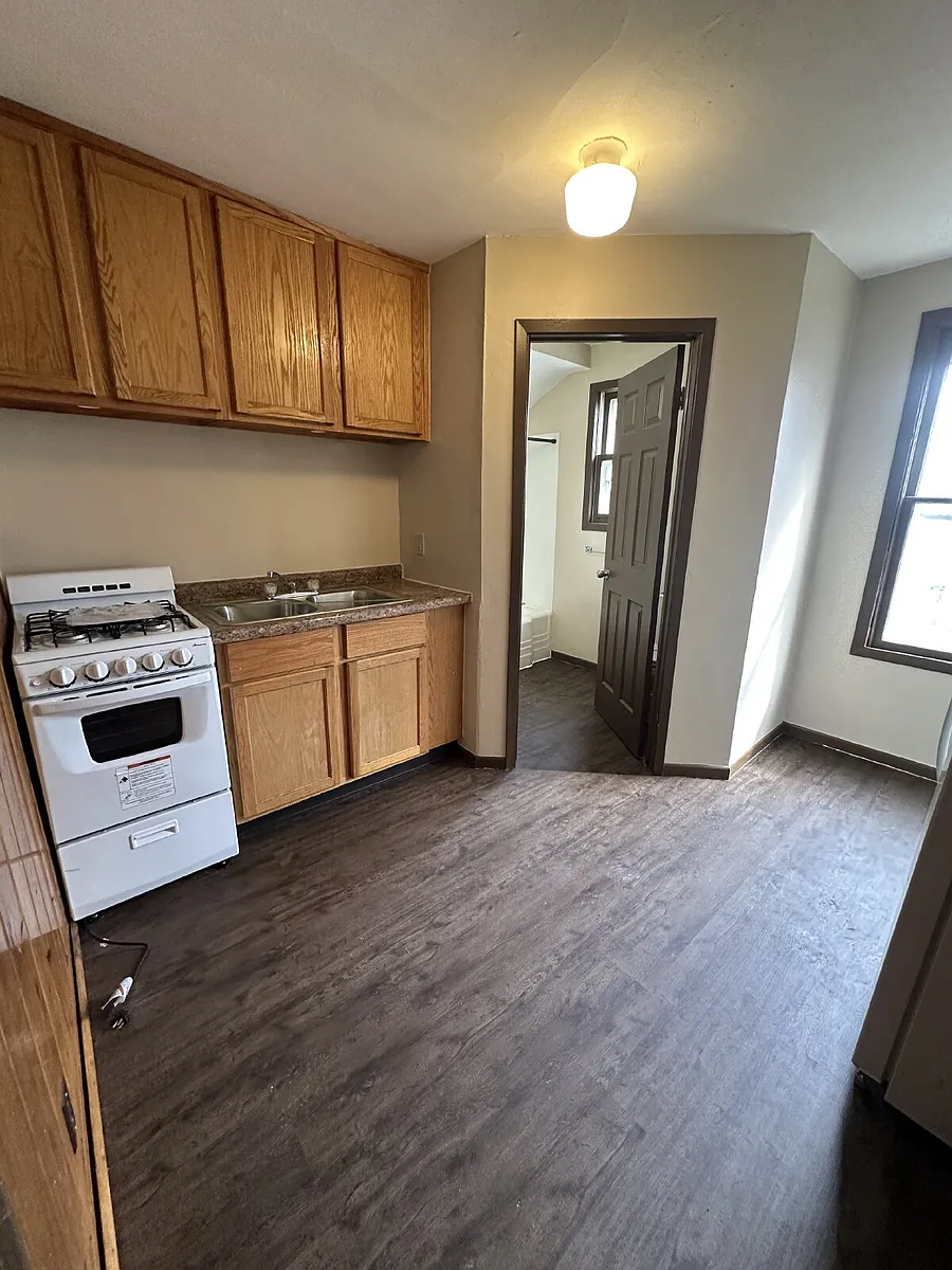 Building Photo - 224 Madison St #3