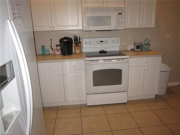 4th image of 630 NE 1st Pl
