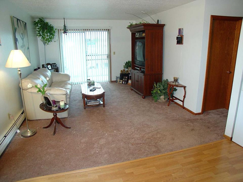 2nd image of 2581 Villa Dr S APT 105
