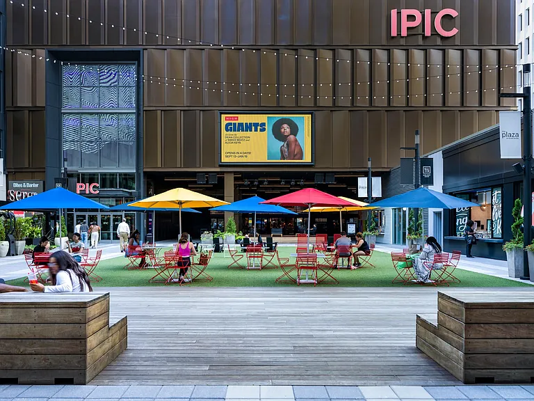 Modera Parkside is just 1.5 miles from Politan Row at Colony Square, offering prime access to Midtown's dynamic food and entertainment scene.