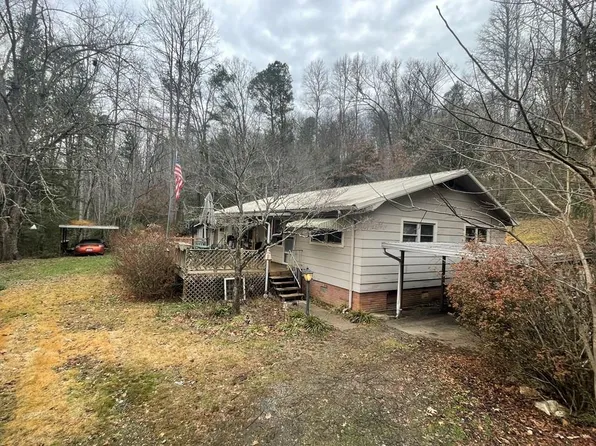 9 Dixie Ln, Sylva, NC 28779