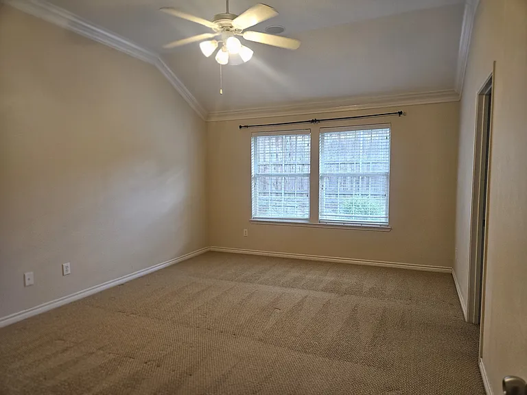 8562 Robertson Dr — Photo 16