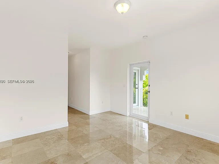 4023 SW 10th St — Photo 18