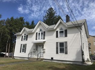 11 Center St APT B, Easthampton, MA 01027