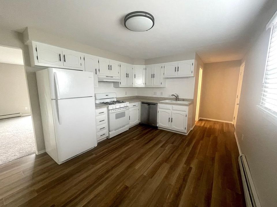1st image of 1174 Starr Rd #11