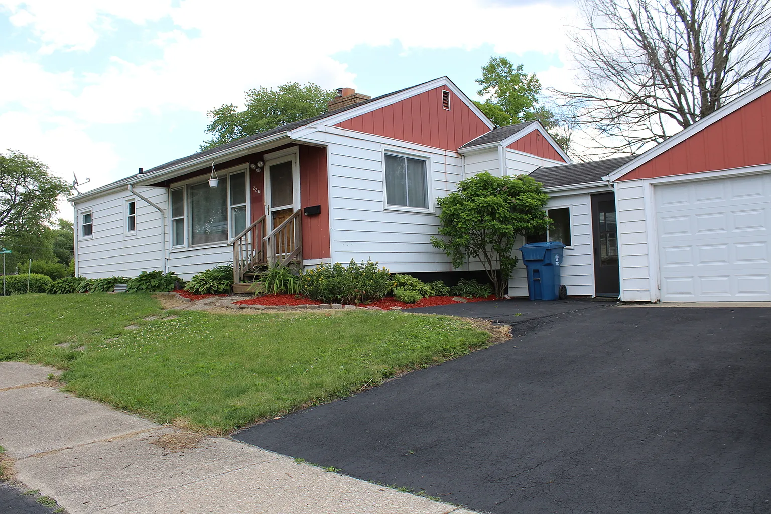 226 Dorsetshire Dr photo 1