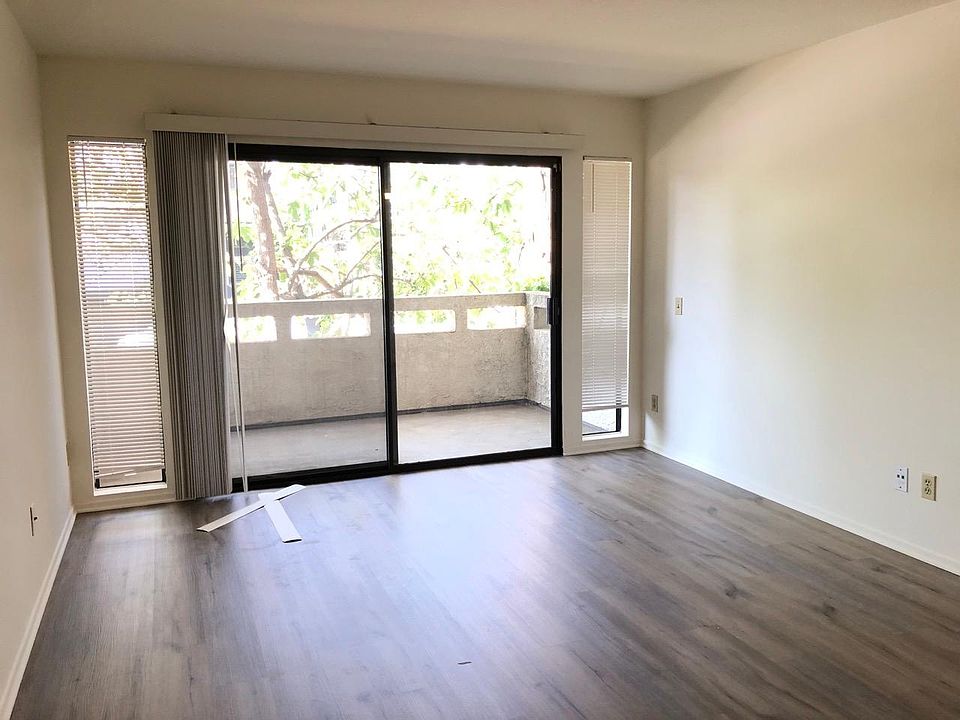 1st image of 10836 Kling St APT 102