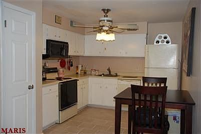 gourmet kitchen