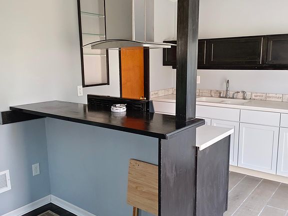 2nd image of 241 E College St #B
