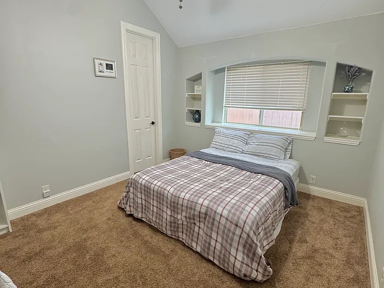 2324 Kemerton Dr — Photo 29