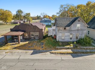 827 E Main St, Hope, IN 47246