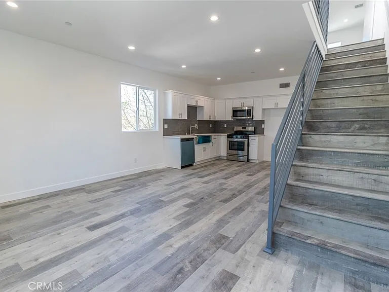 5148 Riverton Ave #5144 — Photo 8