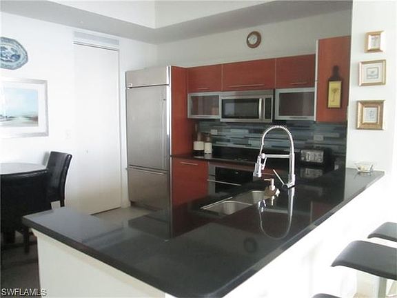3rd image of 3000 Oasis Grand Blvd #Uph2