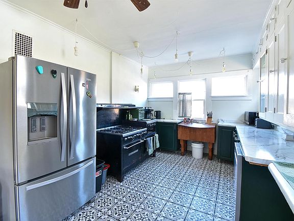 3rd image of 101 UNION STREET