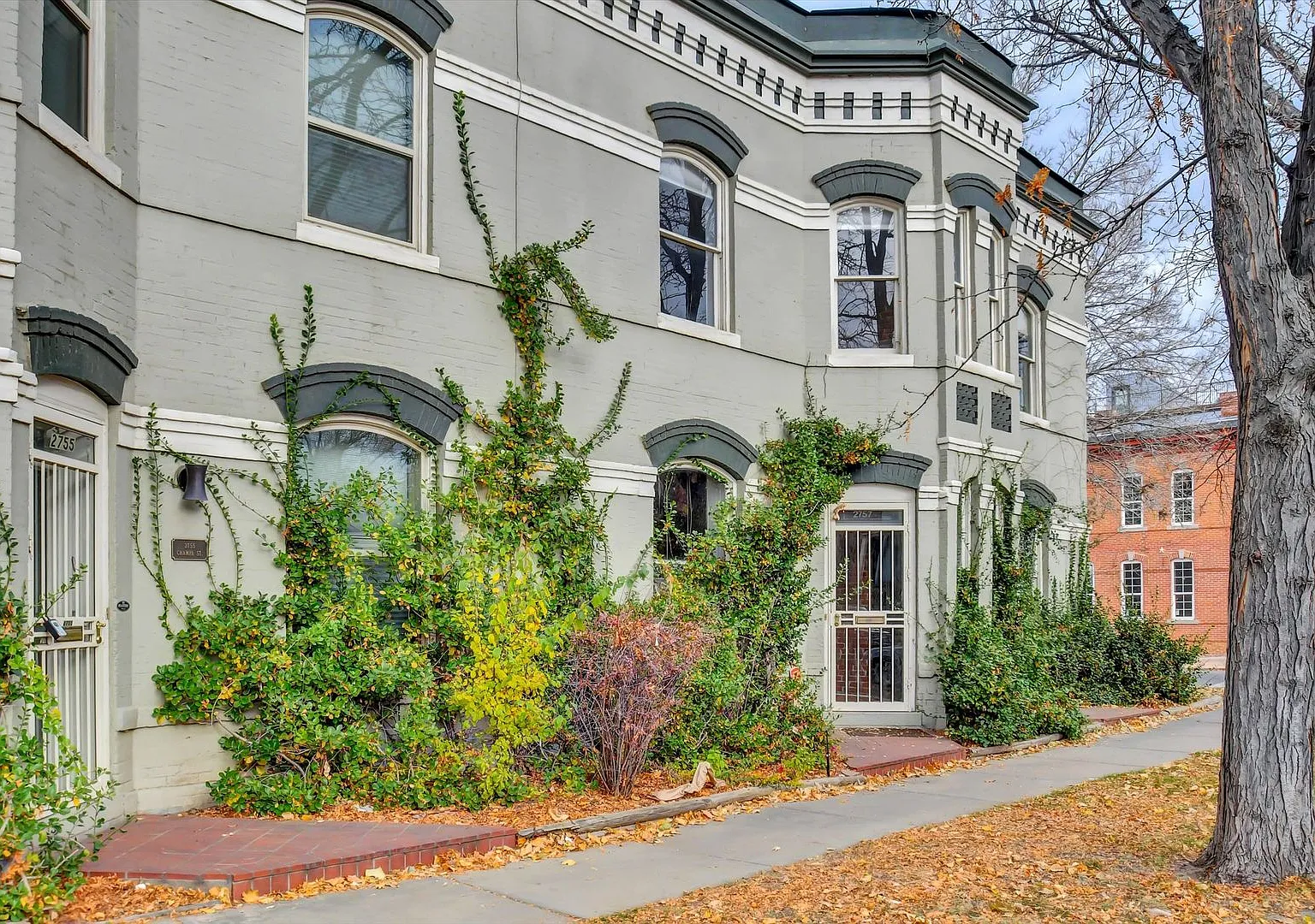Architecturally Stunning Curtis Park Townhome With Historic Charm — Photo 2