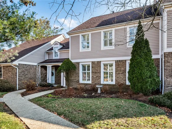 315 Queensberry Cir, Pittsburgh, PA 15234