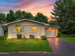 12 Dickinson Rd, Brick, NJ 08724