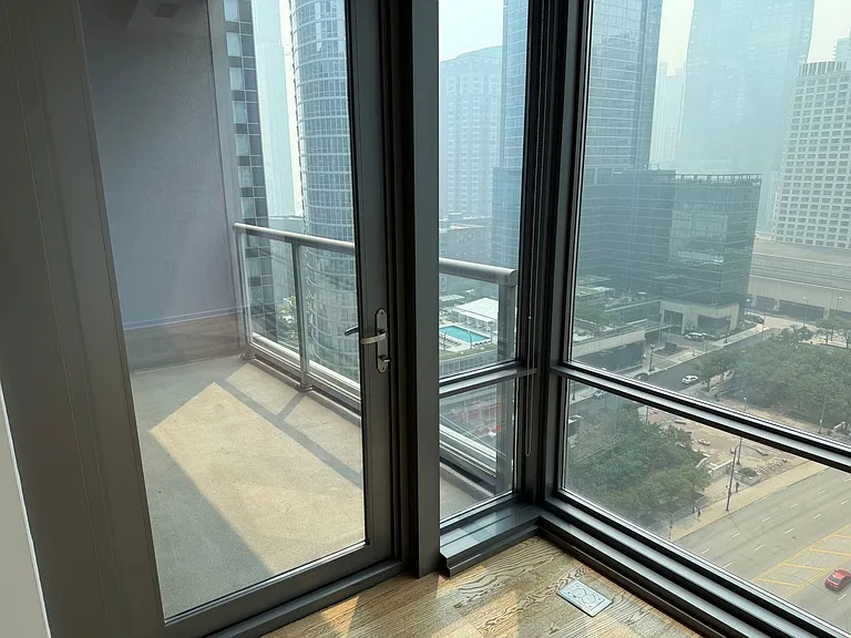 240 E Illinois St #1409 — Photo 4