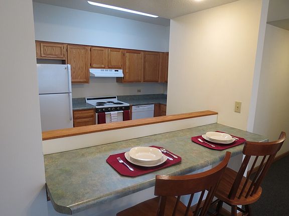3rd image of 701 W Elm St #10451613