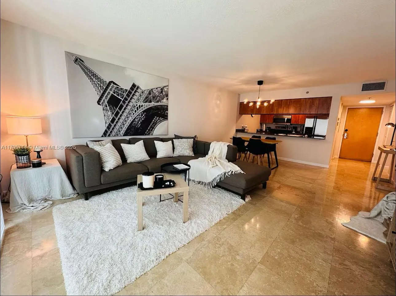 The Club At Brickell Bay — Photo 4