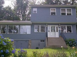 131 Lakeview Dr, Holmes, NY 12531