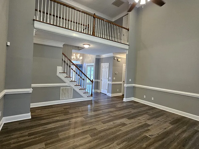 214 N Marion Dr — Photo 7