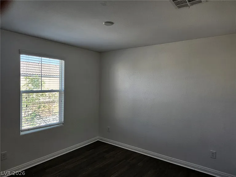 4547 Pencester St — Photo 10