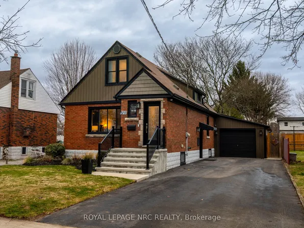 5717 Morden Dr, Niagara Falls, ON L2E 3C6