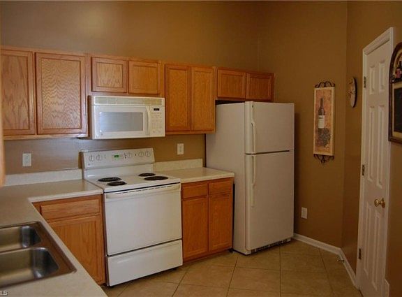 5th image of 204 Lucan Dr