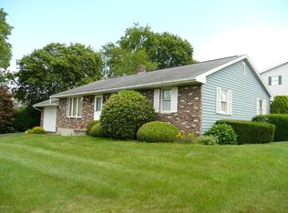 39 Red Hill Rd, Milton, PA 17847