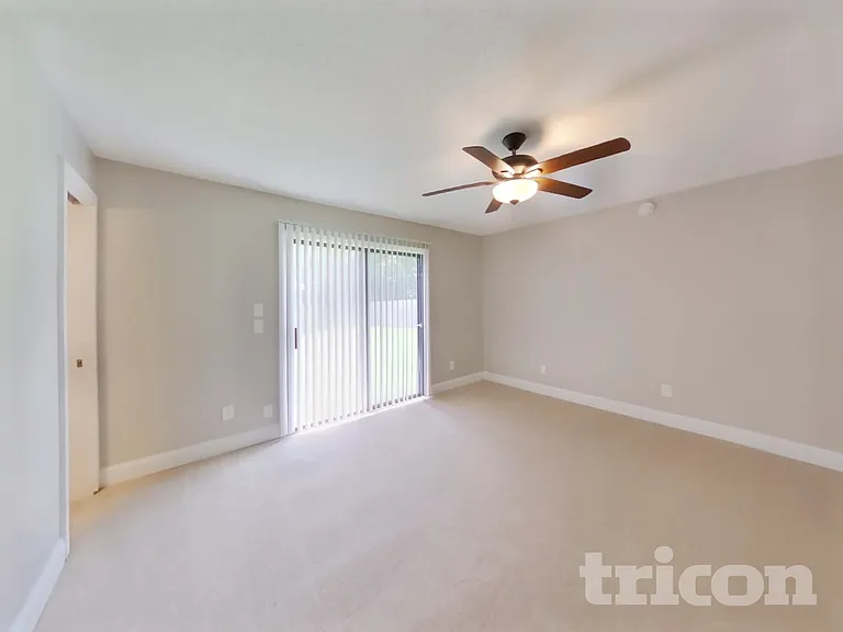 554 Peregrine Ct — Photo 8