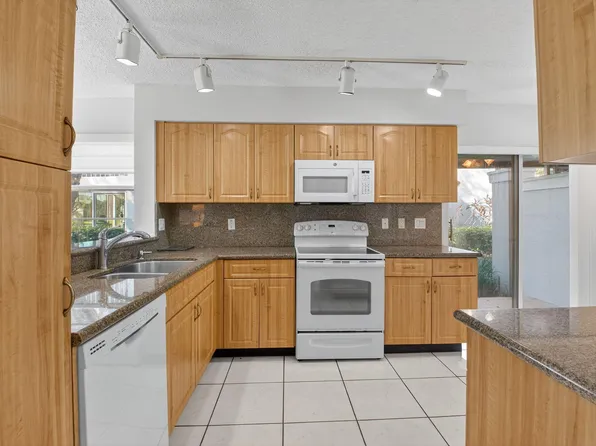 7342 Lake Meadow Way #102, Boynton Beach, FL 33437