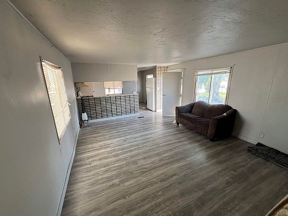 5th image of 210 Circle Inn Dr