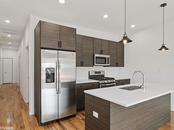 5th image of 5544 W Montrose Ave #3E