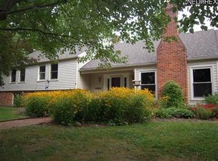 119 Kenton Rd, Chagrin Falls, OH 44022