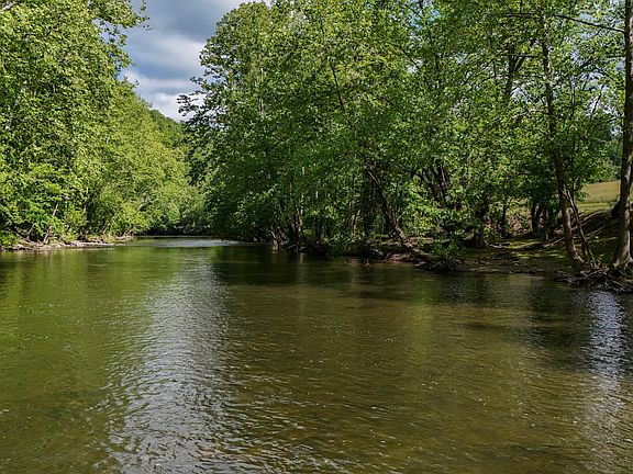 2nd image of 3725 Lunsford Mill Rd
