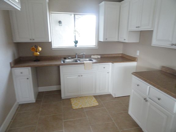 4th image of 1524 Hayden Ave