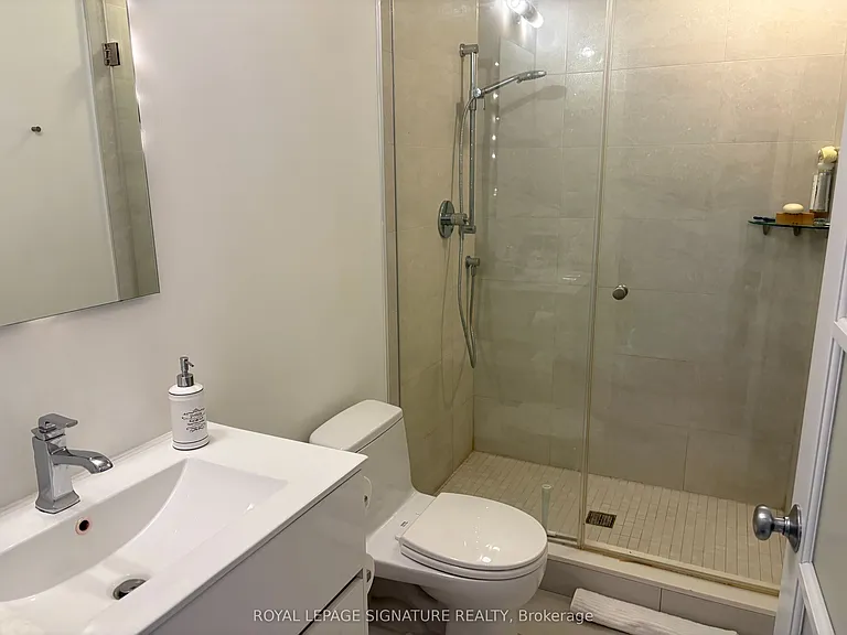 169 John St #403 — Photo 14