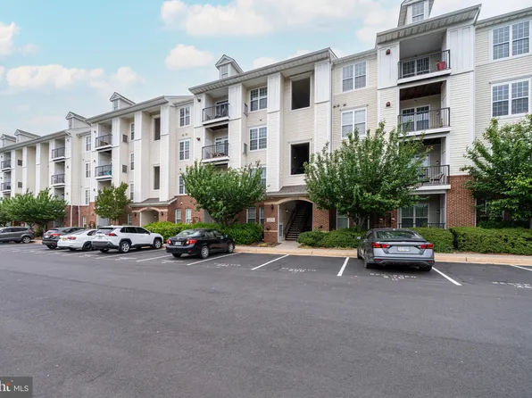 21228 McFadden Sq Unit 314, Sterling, VA 20165