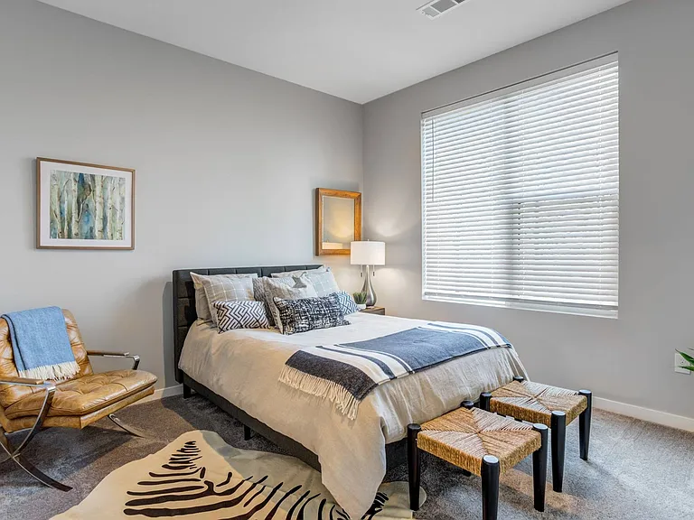 Spacious Bedroom with large Window