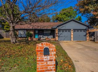 725 Wood Crest St, Moore, OK 73160